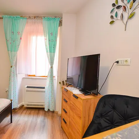 Klaudia Apartment *